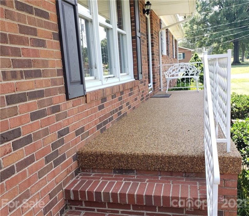 Property image 3 at 300 Deal Avenue, Conover, NC 28613