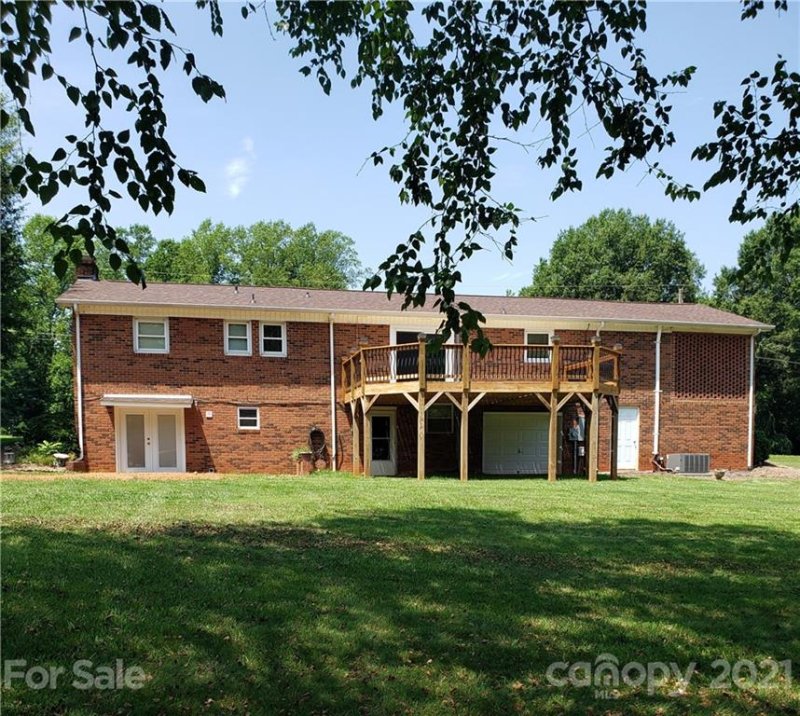 Property image 4 at 300 Deal Avenue, Conover, NC 28613