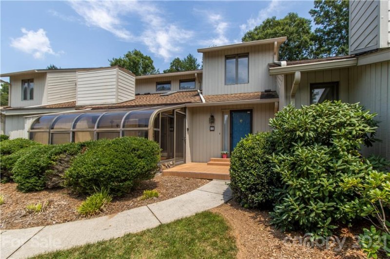 Property image 2 at 108 Cloverleaf Lane, Asheville, NC 28803