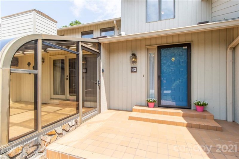 Property image 3 at 108 Cloverleaf Lane, Asheville, NC 28803