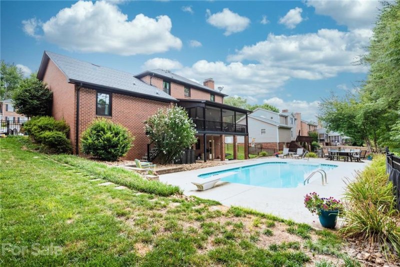 Property image 4 at 144 31st Avenue Court, Hickory, NC 28601