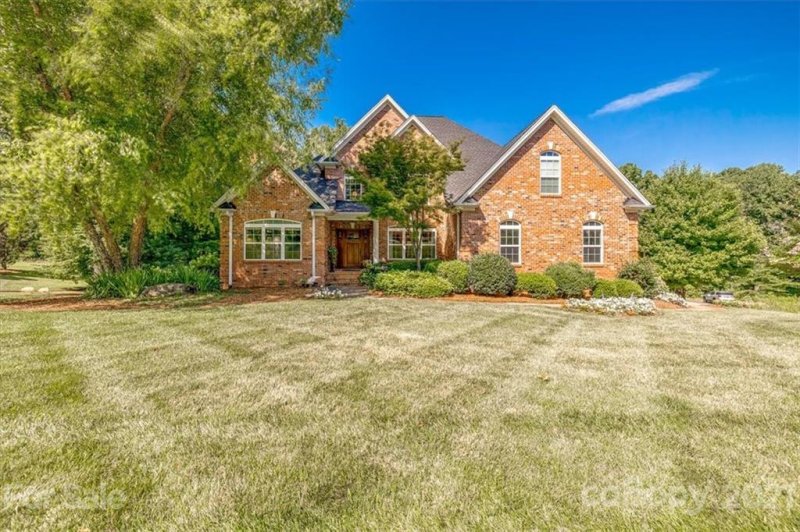 602 Shady Creek Court