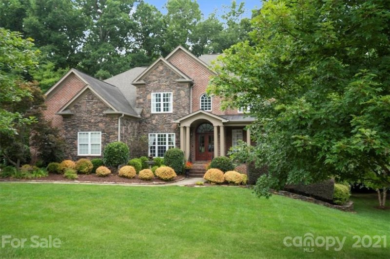 Property image 2 at 6533 Robin Hollow Drive, Mint Hill, NC 28227