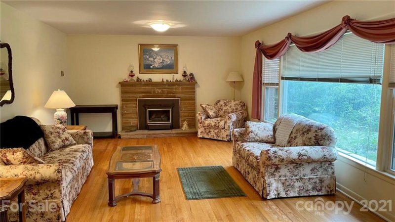 Property image 4 at 3102 Wesley Way, Hendersonville, NC 28792