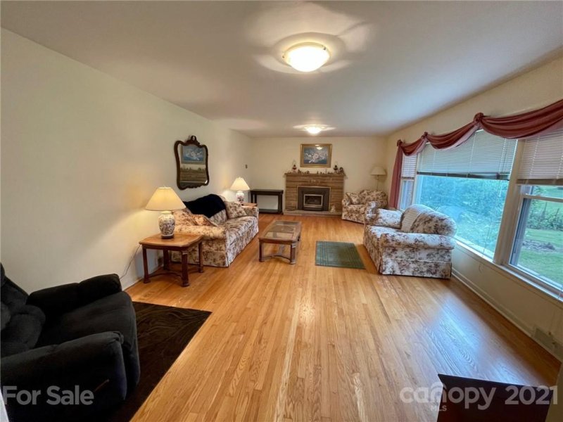 Property image 5 at 3102 Wesley Way, Hendersonville, NC 28792