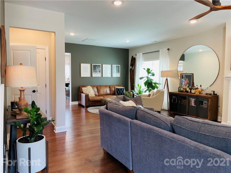 Property image 5 at 6328 Kennard Drive, Charlotte, NC 28216