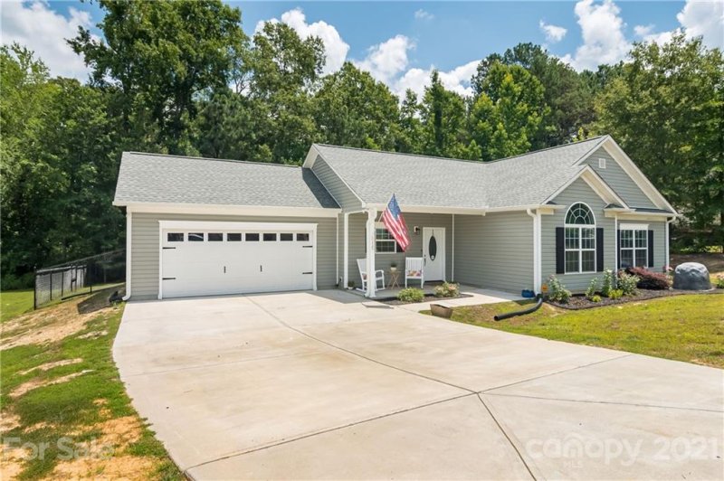 Property image 2 at 5115 Sedgefield Drive, Lancaster, SC 29720