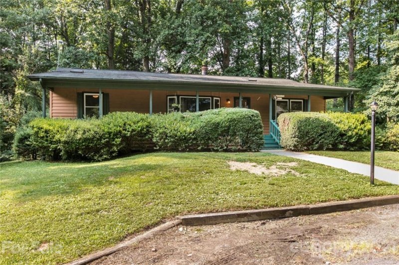 Property image 3 at 235 Fallen Timber Road, Hendersonville, NC 28791