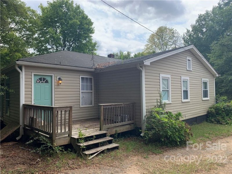 Property image 3 at 2586 Hemphill Street, Charlotte, NC 28208