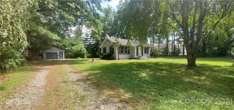 Property image 3 at 14 Rathfarnham Road, Asheville, NC 28803