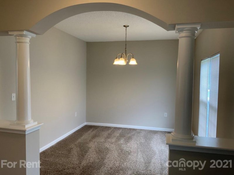 Property image 4 at 523 Elsberry Lane, Charlotte, NC 28213