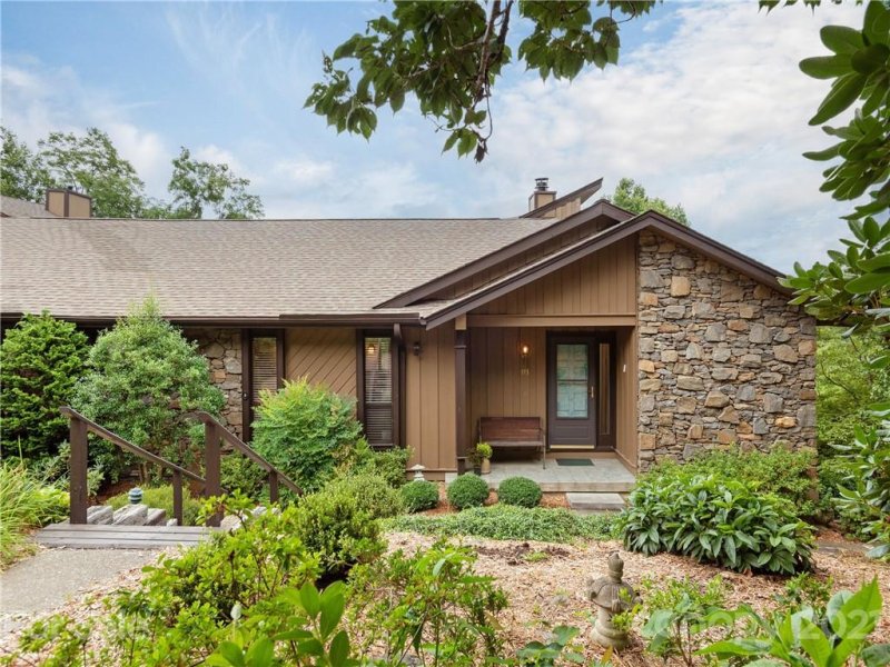 Property image 2 at 143 Country Ridge Road, Hendersonville, NC 28739