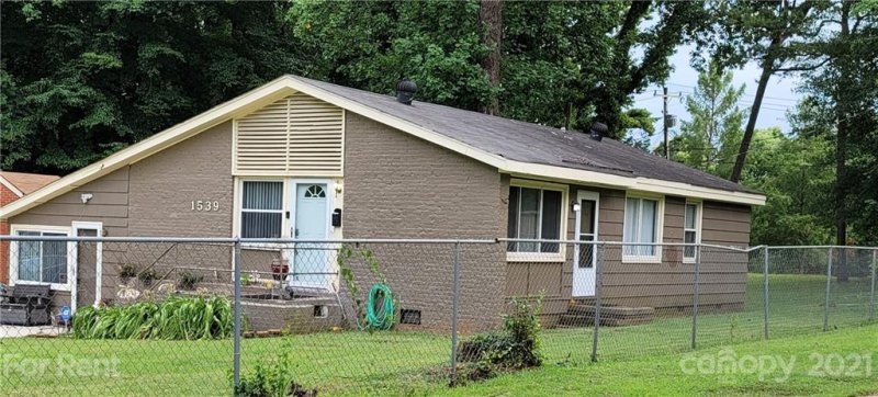 Property image 2 at 1539 Wickham Lane, Charlotte, NC 28208