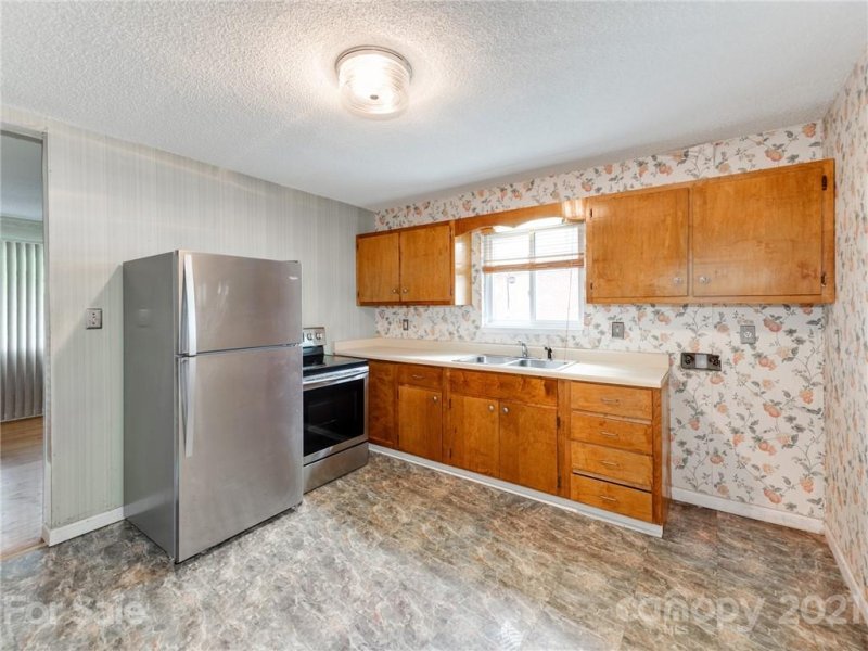 Property image 4 at 9230 Edgevale Drive, Charlotte, NC 28216