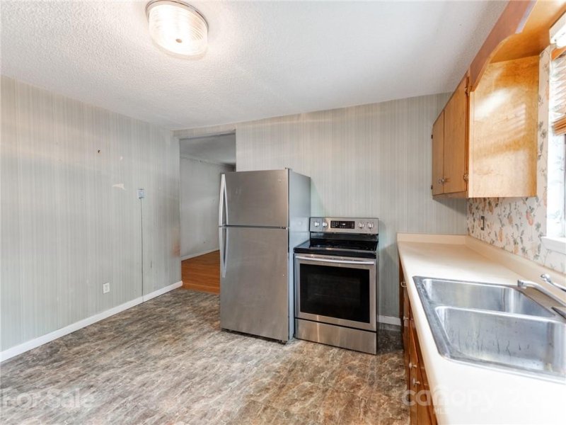 Property image 5 at 9230 Edgevale Drive, Charlotte, NC 28216