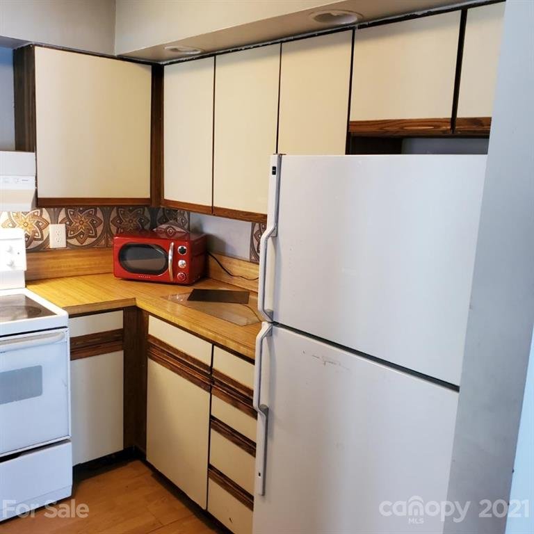 Property image 5 at 1824 J Julian Lane, Charlotte, NC 28208
