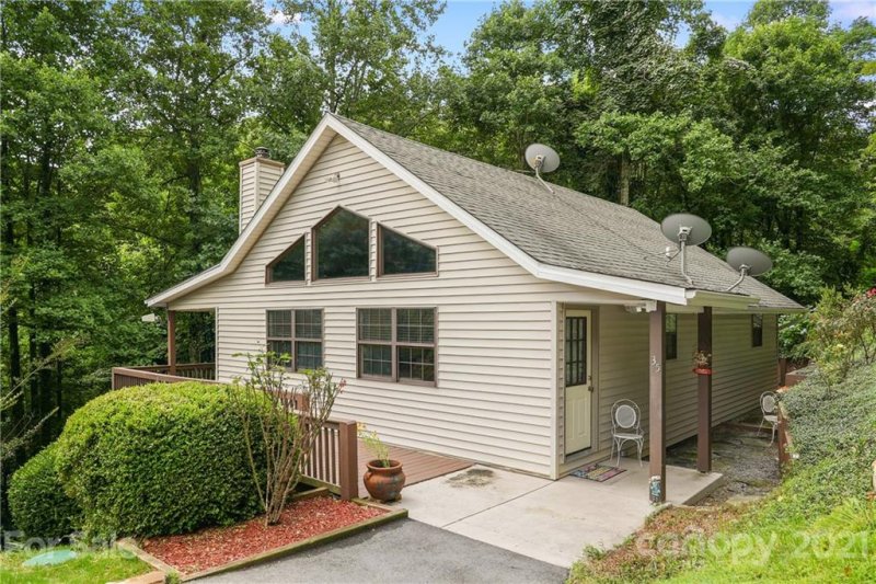 Property image 2 at 35 Laurel Creek Drive, Hendersonville, NC 28792