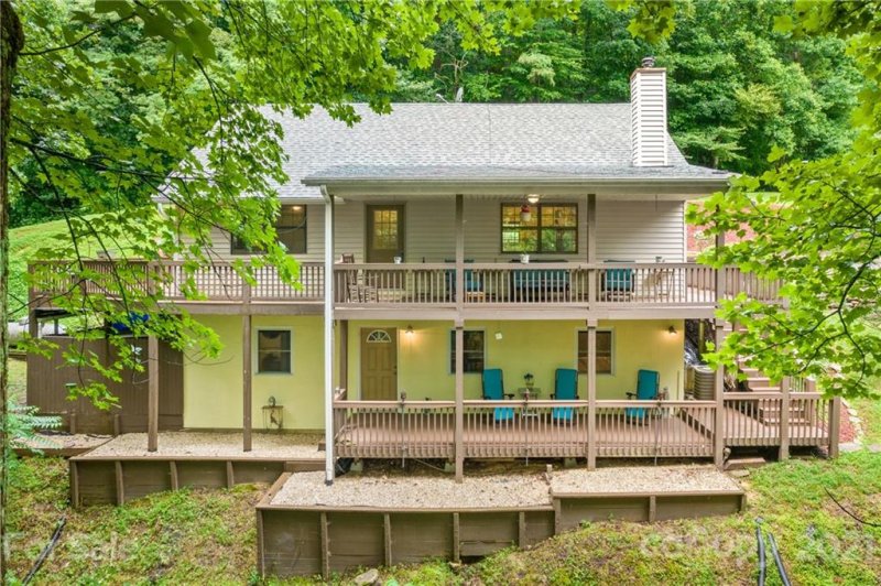 Property image 3 at 35 Laurel Creek Drive, Hendersonville, NC 28792