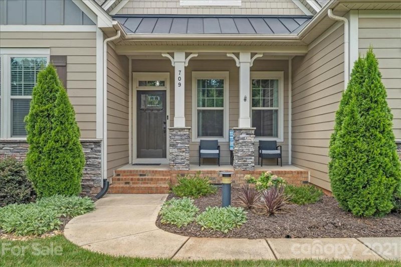 Property image 4 at 709 Fawns Glen Place, Clover, SC 29710