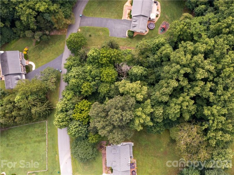 Property image 5 at 8 Cambridge Drive, Candler, NC 28715