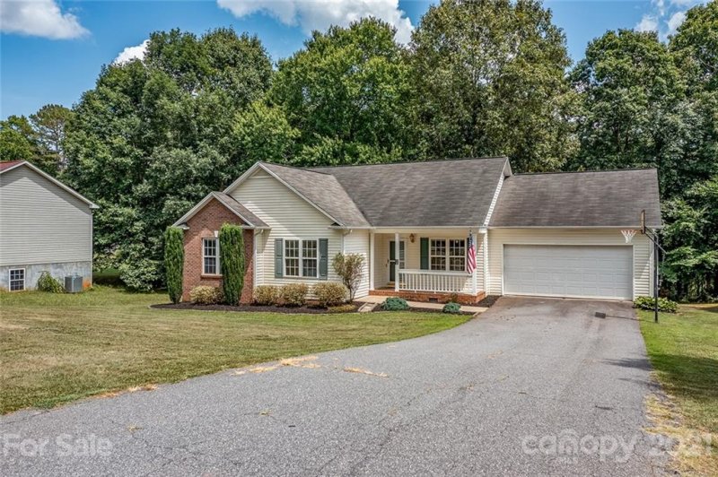 Property image 4 at 2104 Redberry Lane, Conover, NC 28613