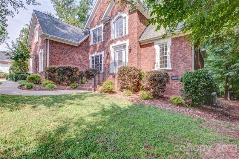 224 Highland Forest Drive