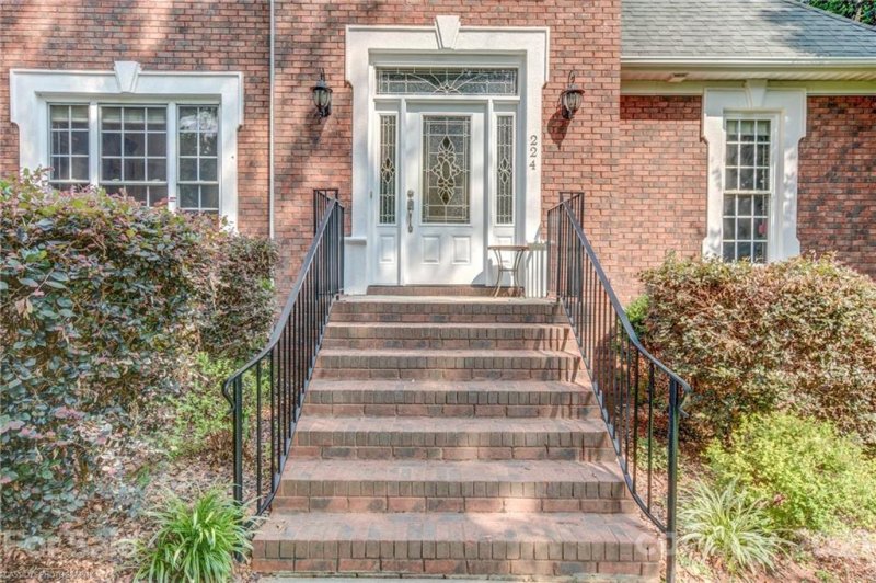 Property image 3 at 224 Highland Forest Drive, Clover, SC 29710