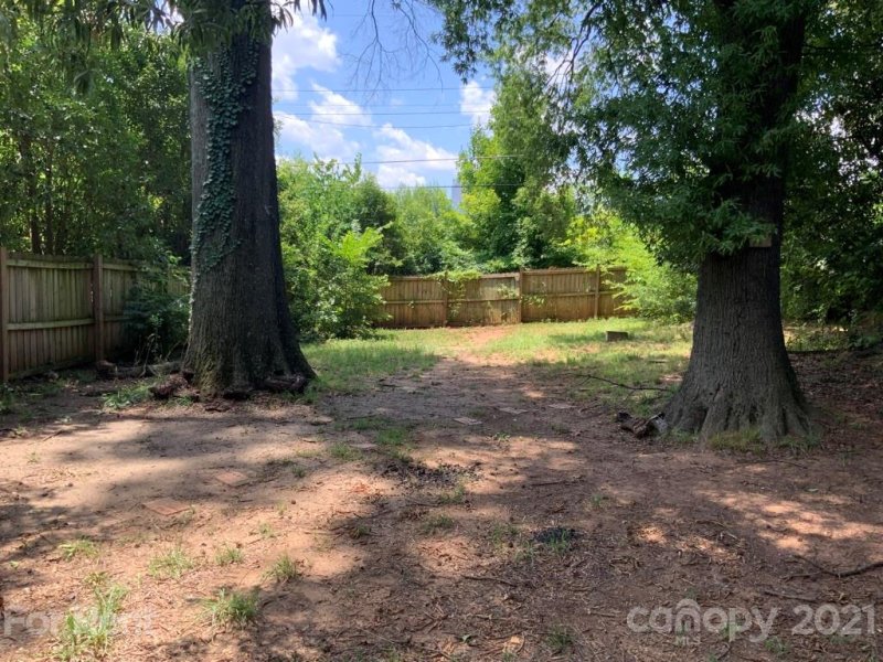 Property image 4 at 405 Plymouth Avenue, Charlotte, NC 28206