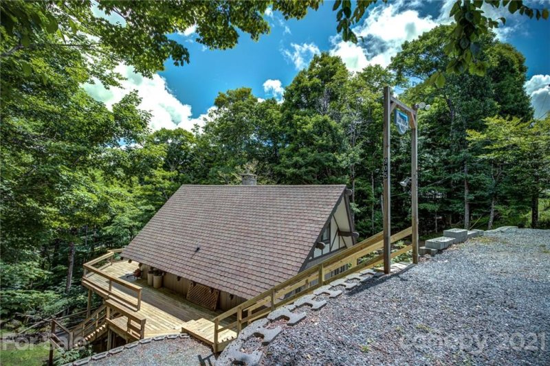 Property image 2 at 905 Charter Hills Road, Beech Mountain, NC 28604