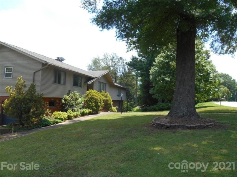 Property image 2 at 324 Knollwood Avenue, Salisbury, NC 28144