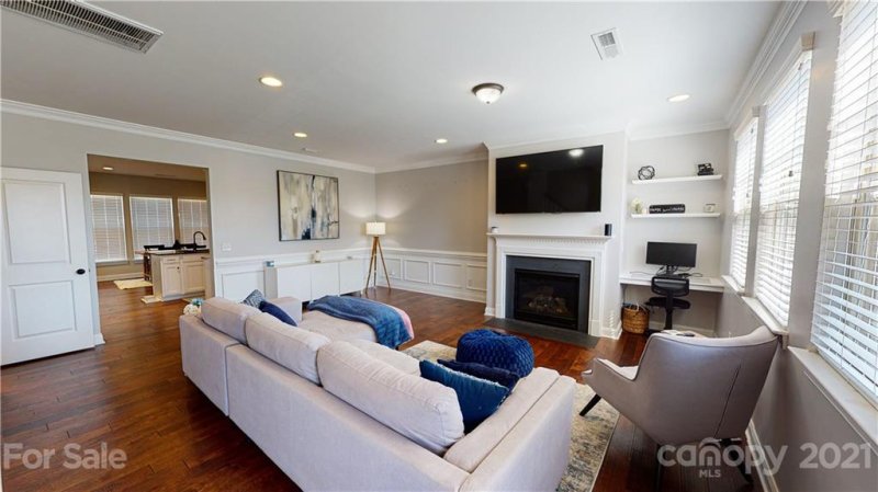 Property image 3 at 8717 Aspinwall Drive, Charlotte, NC 28216