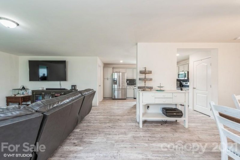 Property image 4 at 9759 Knightbridge Drive, Concord, NC 28025