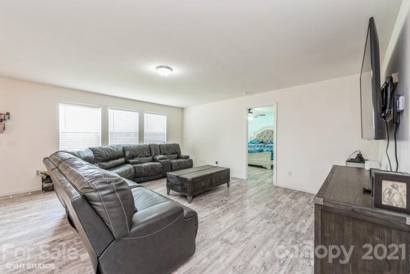 Property image 5 at 9759 Knightbridge Drive, Concord, NC 28025