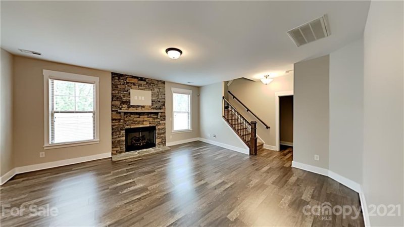 Property image 3 at 10128 Michael Crossing Drive, Charlotte, NC 28213