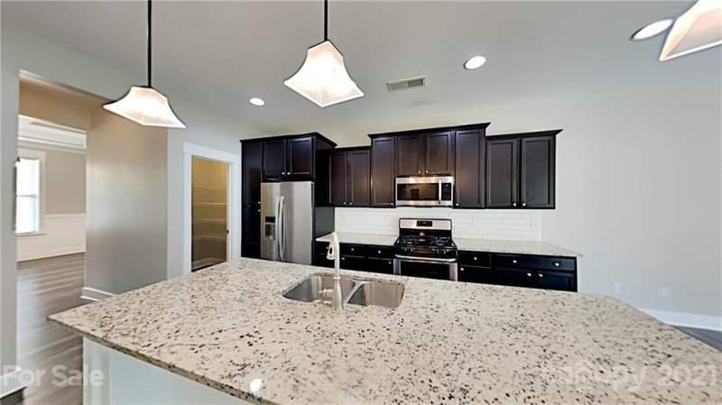 Property image 5 at 10128 Michael Crossing Drive, Charlotte, NC 28213