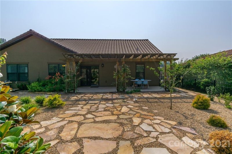 Property image 3 at 5 Pacifico Drive, Asheville, NC 28806