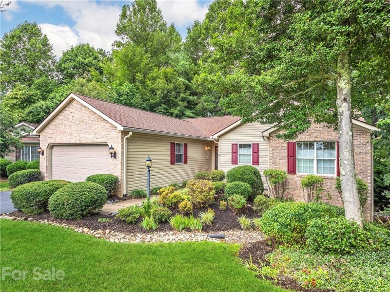 Property image 2 at 8 Pinehurst Court, Etowah, NC 28729