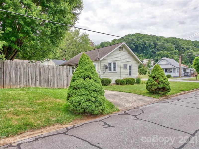 Property image 4 at 120 Hazelwood Avenue, Waynesville, NC 28786