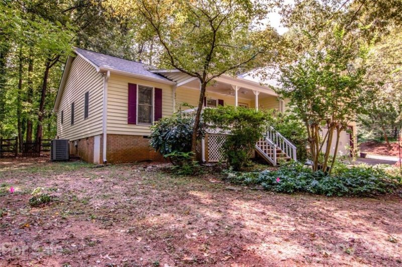 Property image 3 at 111 Avon Place Lane, Mooresville, NC 28115