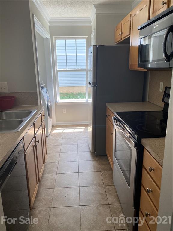 Property image 3 at 340 Peachtree Road, Charlotte, NC 28216