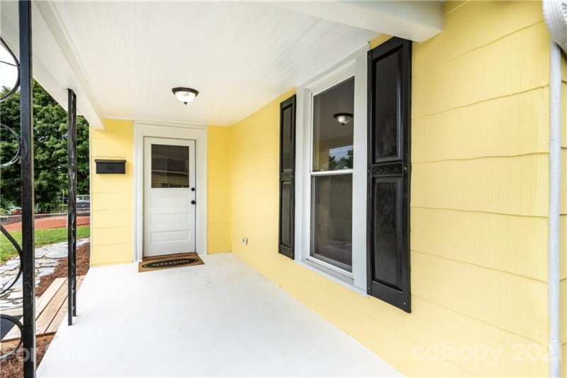 Property image 3 at 68 14th Street, Hickory, NC 28602