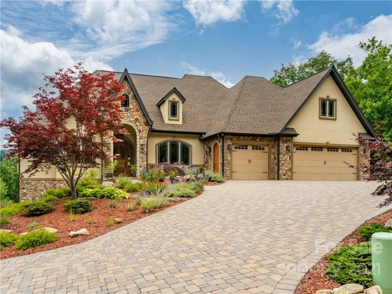 34 Hearthstone Drive