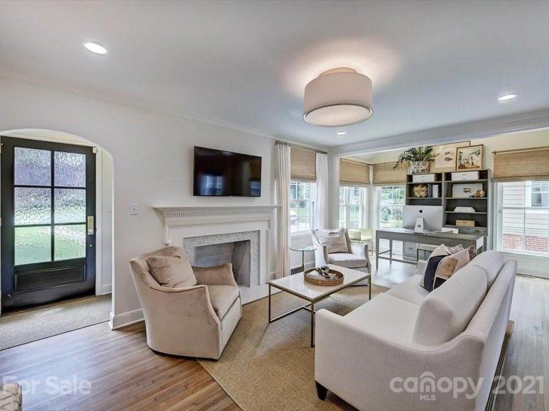 Property image 2 at 3502 Commonwealth Avenue, Charlotte, NC 28205