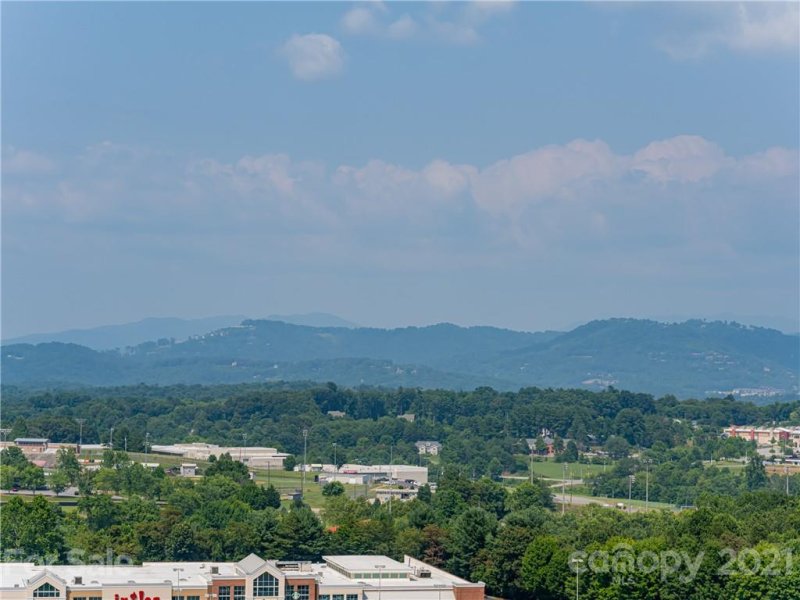 Property image 4 at 53 Rotunda Circle, Asheville, NC 28806