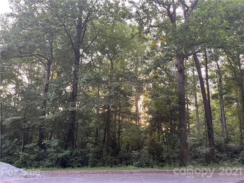 1714 Brentwood Court