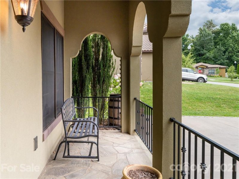 Property image 2 at 9 Pacifico Drive, Asheville, NC 28806