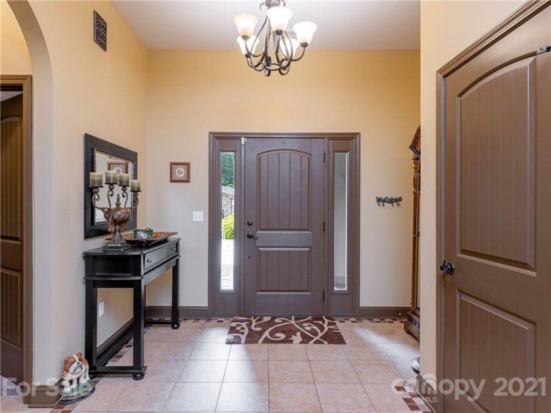 Property image 4 at 9 Pacifico Drive, Asheville, NC 28806