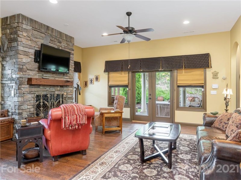 Property image 5 at 9 Pacifico Drive, Asheville, NC 28806