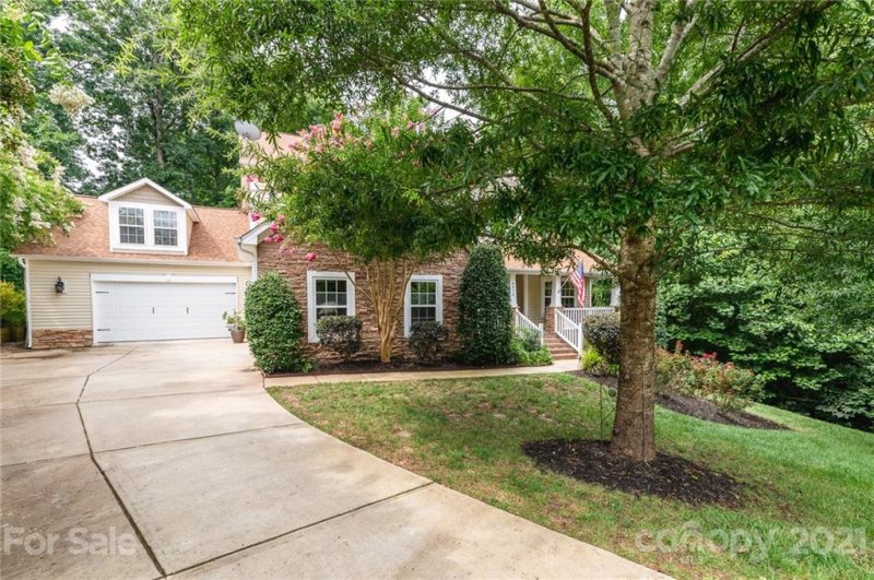 Property image 2 at 8074 Andrew Franklin Drive, Denver, NC 28037