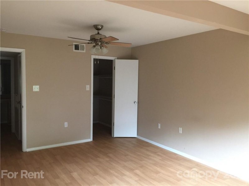 Property image 2 at 5020 Sardis Road, Charlotte, NC 28270